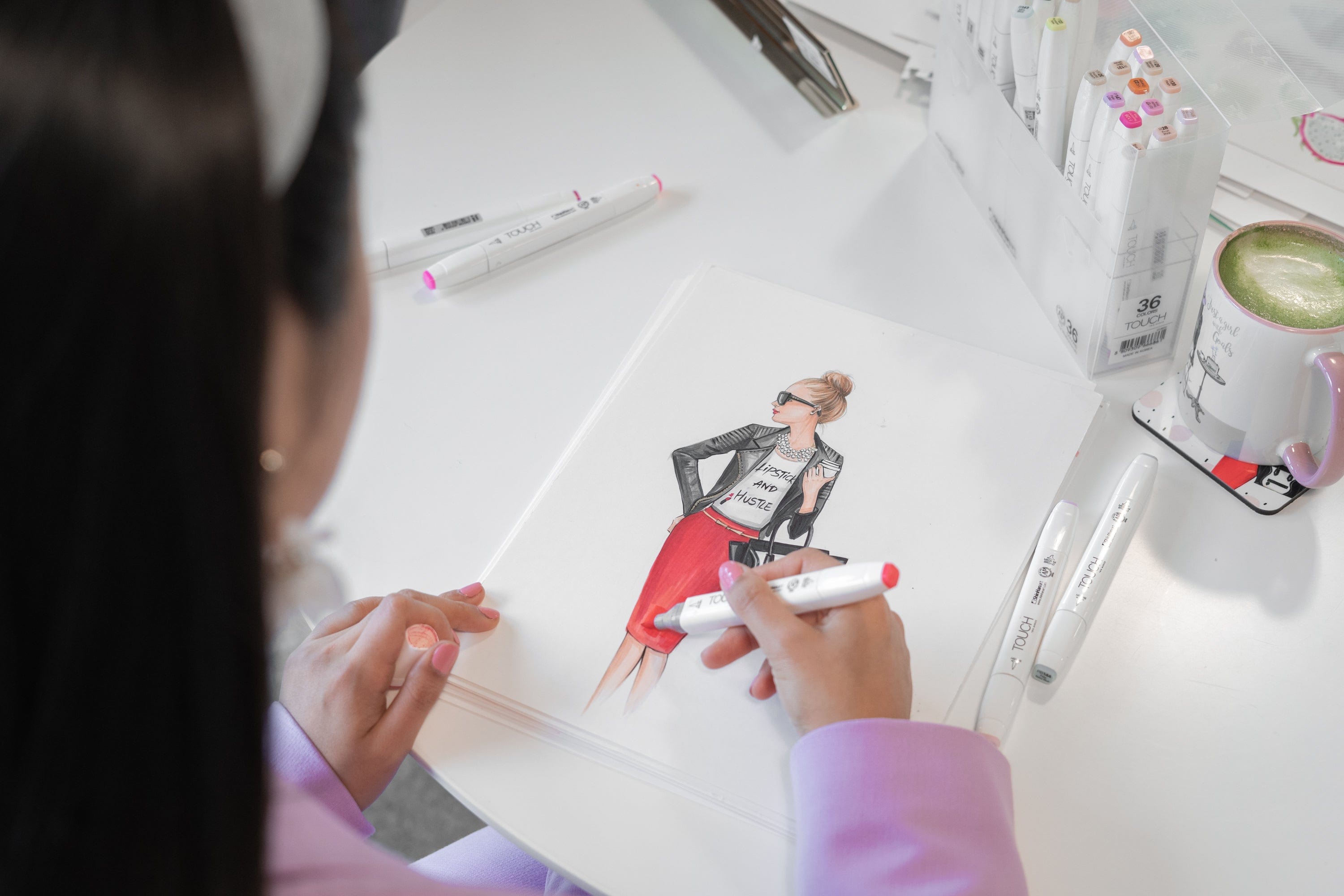 Rongrong-9 drawing fashion illustration with markers