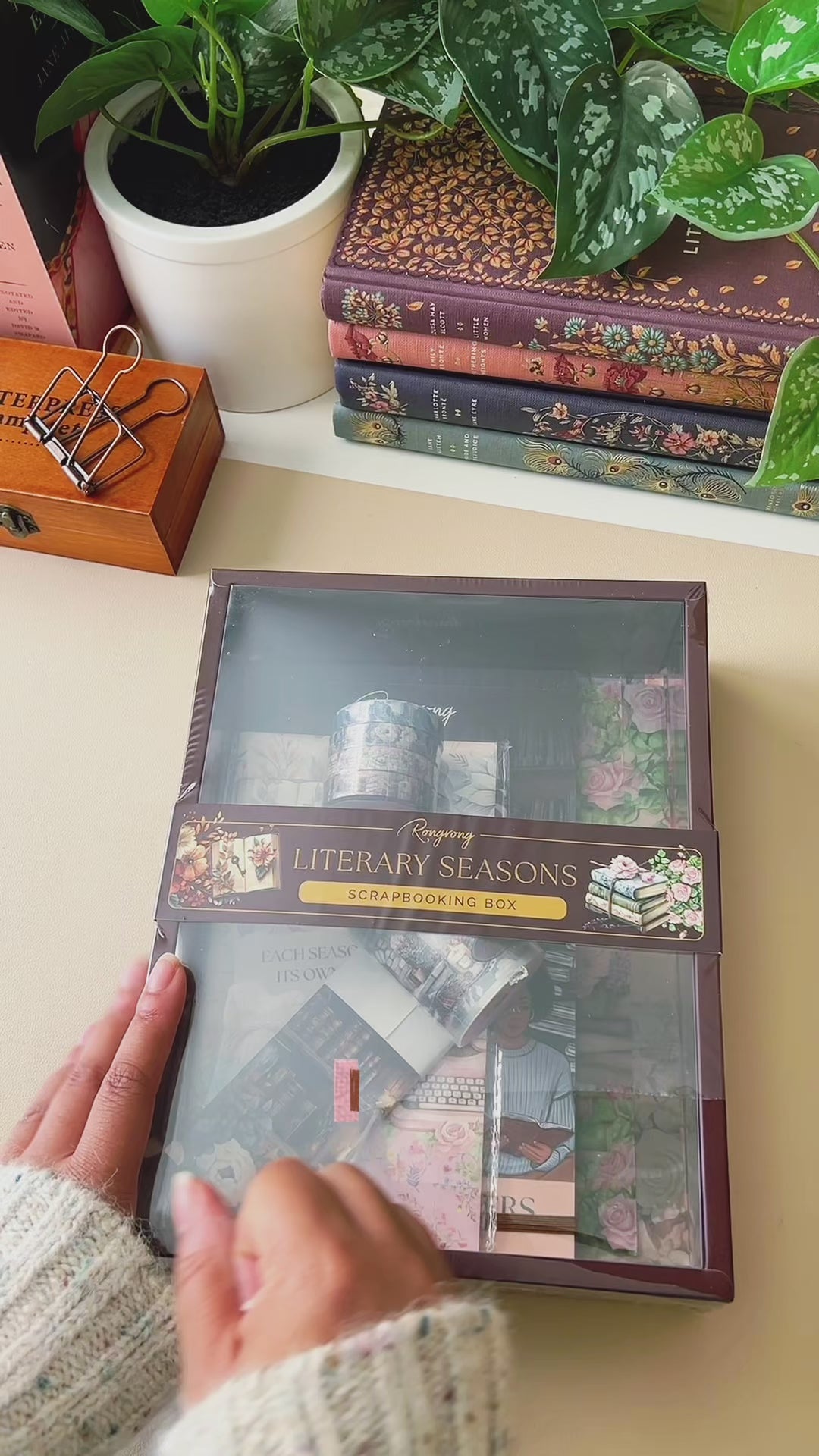 LITERARY SEASON SCRAPBOOKING BOX